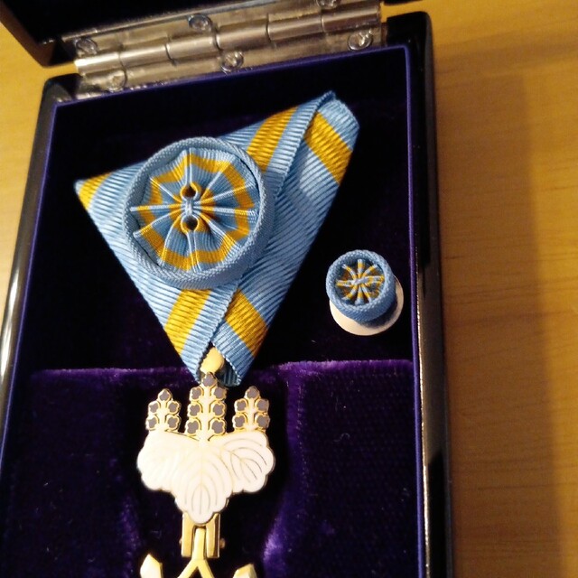 極美品】瑞宝小綬章 現行タイプ 新型 旧勲四等 略章 共箱入 完品 地2の