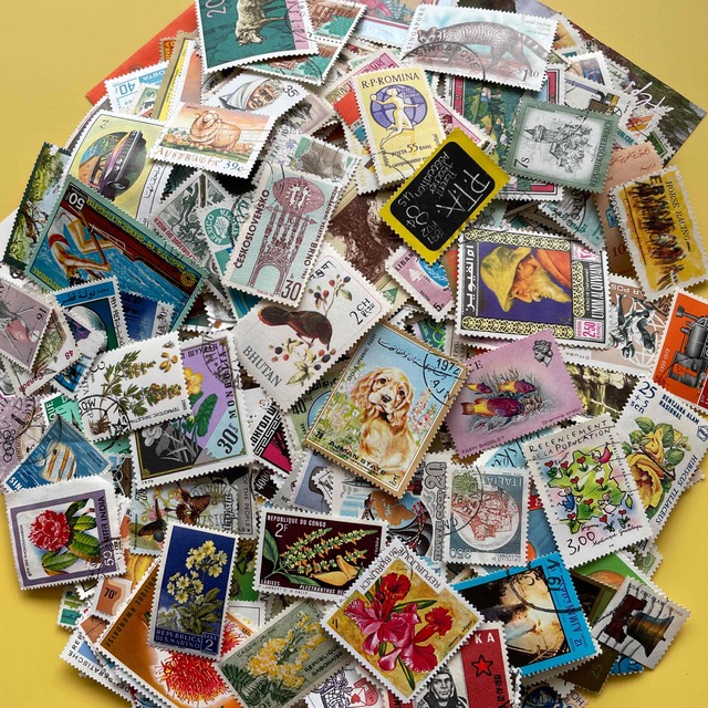 使用済み海外切手 大量1000枚以上の通販 by みこ's shop｜ラクマ