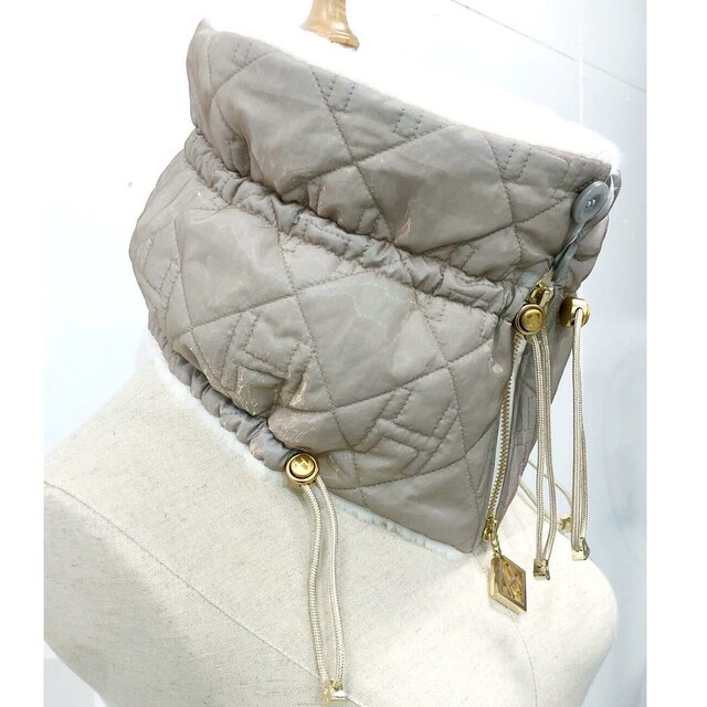 hazama 夜空に駆ける透明彩度のキルティングスヌードの通販 by