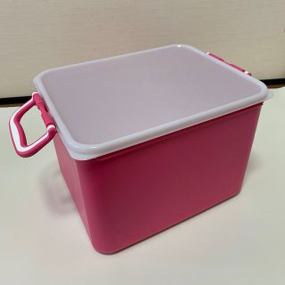タッパーウェア ハンドルコンテナ 13.7 L の通販 by ☆__☆｜ラクマ