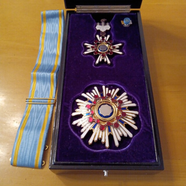 激レア 美品】現行 瑞宝重光章 制度改正後新型 勲二等瑞宝章 本物保証