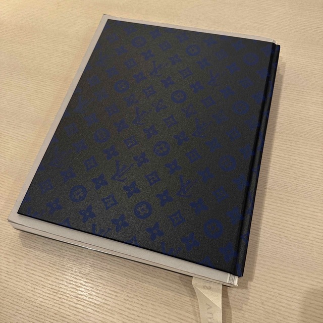 LOUIS VUITTON ブック ルイ・ヴィトン グランパレ 英語版の通販はau