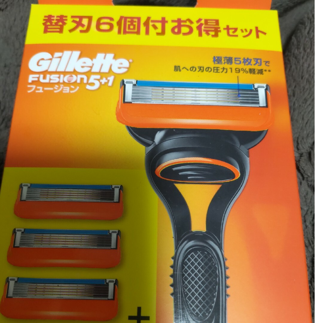 ジレット フュージョン マニュアルホルダーカミソリ 替刃6個付(1セット