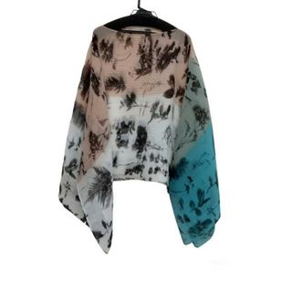 PLEATS PLEASE ISSEY MIYAKE（ポンチョ）のフリマアイテム一覧