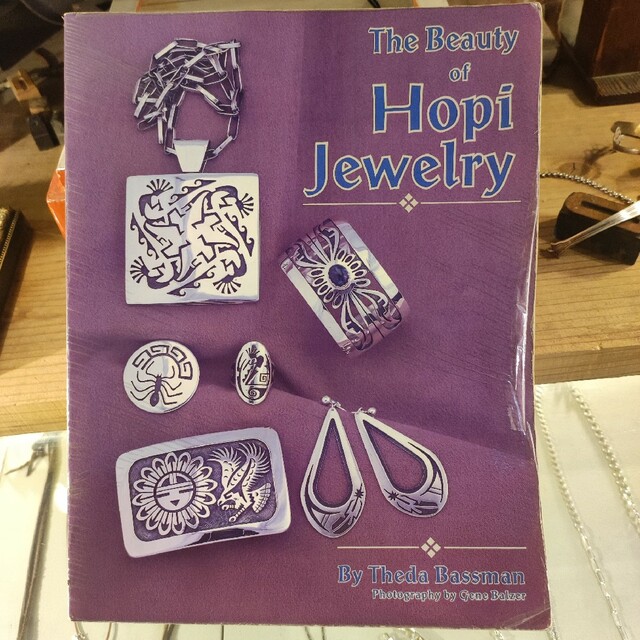 インディアンジュエリー洋書 1977年物 ナバホ インディアンジュエリー
