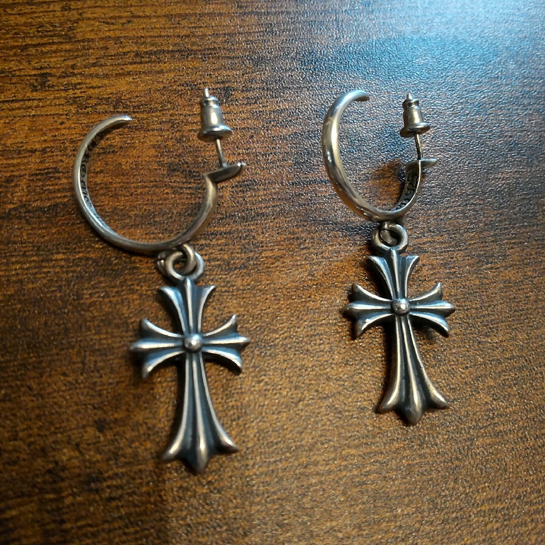 防弾少年団(BTS) - NO BRAND クロスピアス 両耳 CHROME HEARTS風 BTSの