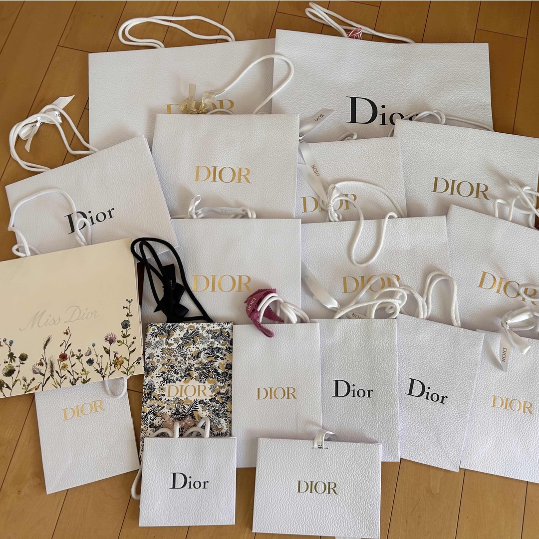 Dior - DIOR紙袋 18点セットの通販 by ほの's shop｜ディオールならラクマ
