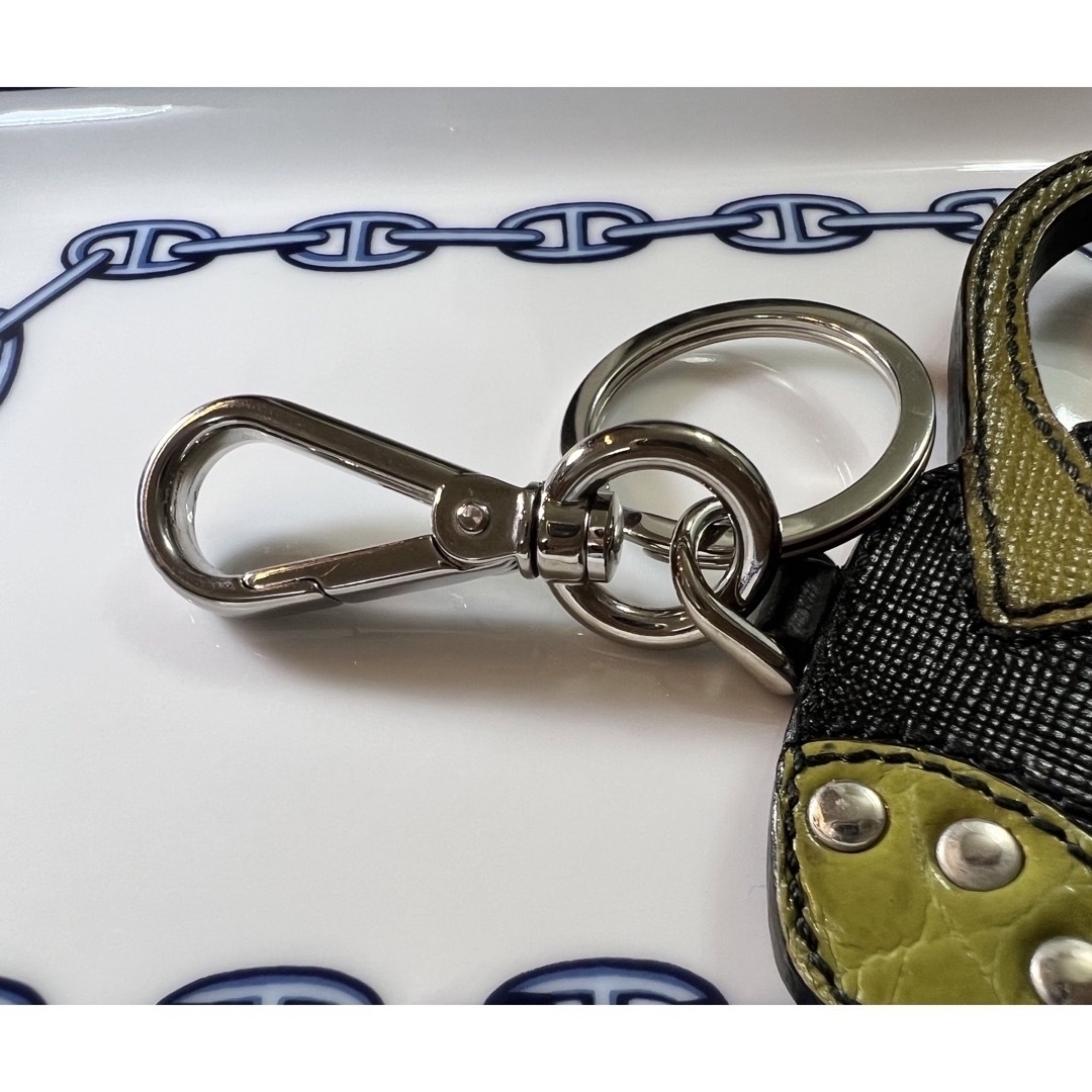 PRADA - 【本日3日限定価格】PRADA トライアングルロゴ バッグモチーフ