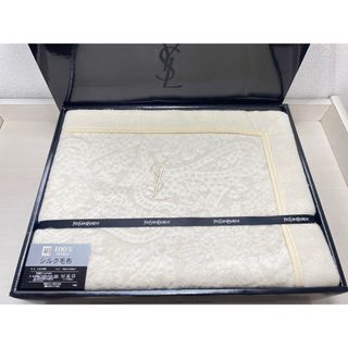 Yves Saint Laurent（毛布）のフリマアイテム一覧