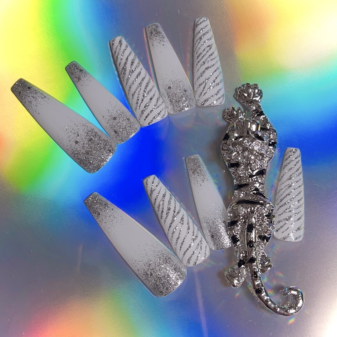 ネイルパーツ 虎🐯⋆͛の通販 by suzunail｜ラクマ