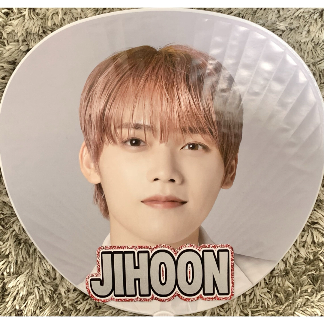 TREASURE - treasure ジフン うちわ文字 反射シート使用 ネーム