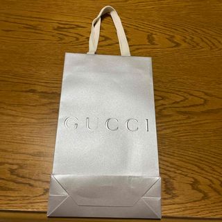 GUCCI（ショップ袋 ・ シルバー/銀色系）のフリマアイテム一覧