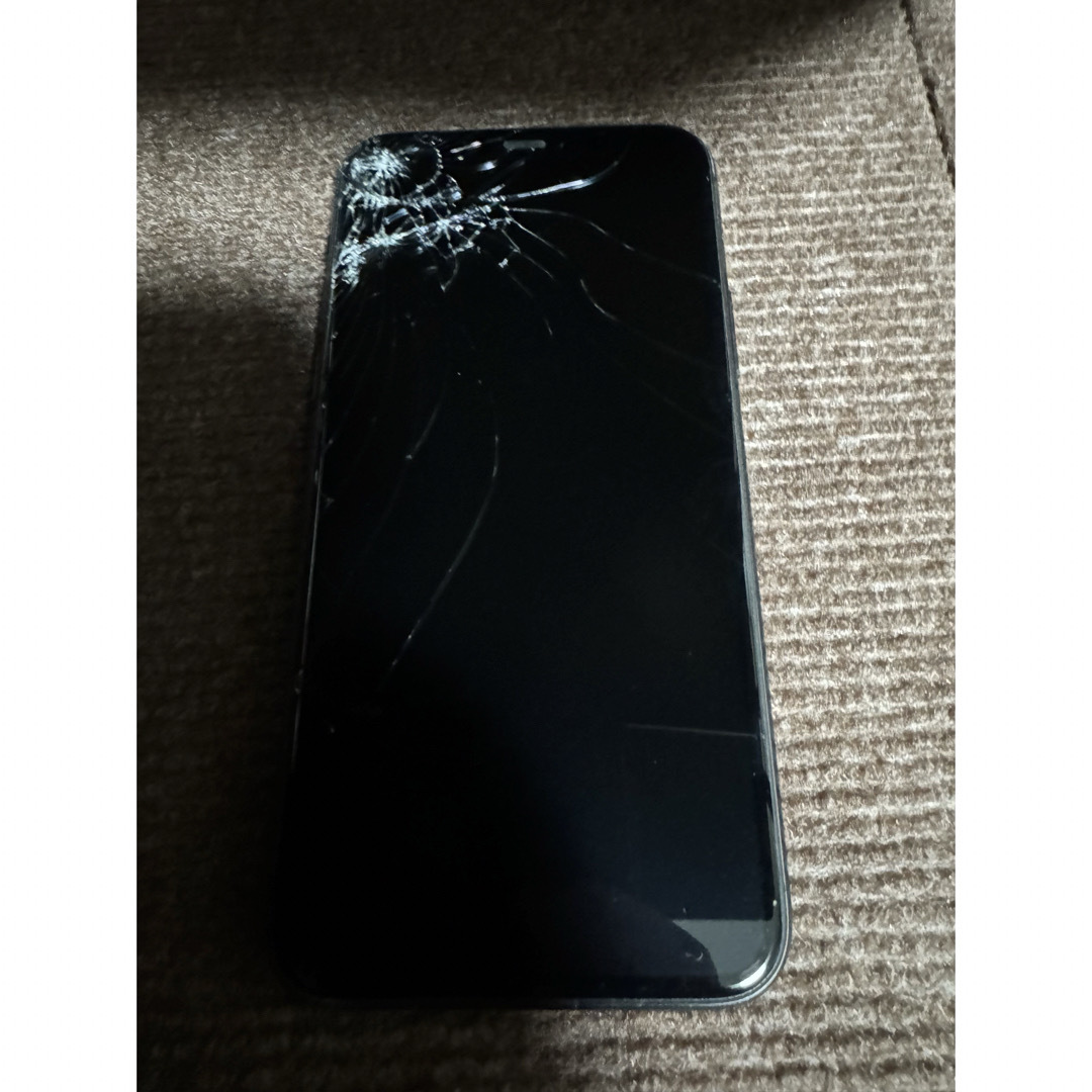 iPhone11pro本体携帯スマートフォン 画面ひび割れあり iPhone11pro