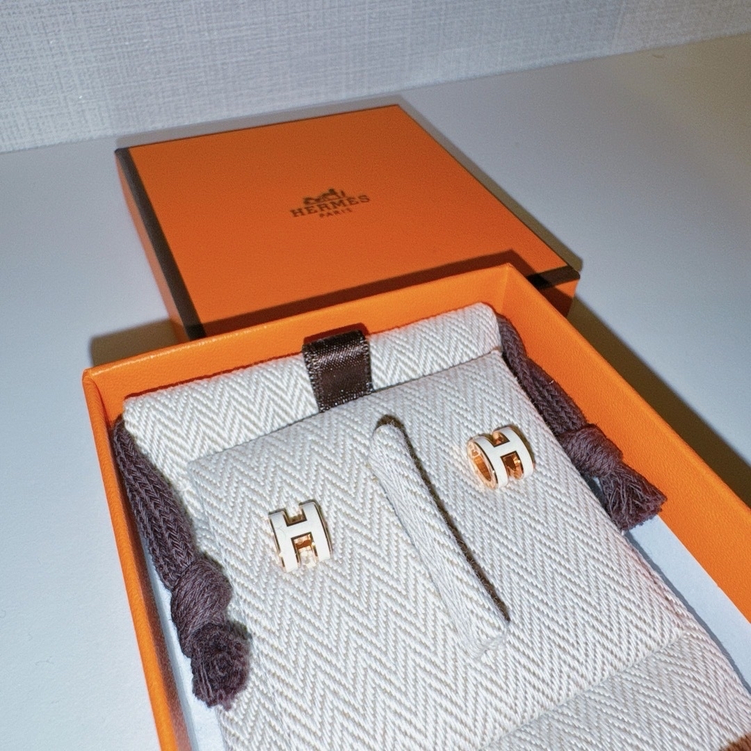 HERMES - 【新品・未使用品】エルメス ポップhミニ ピアス ホワイト