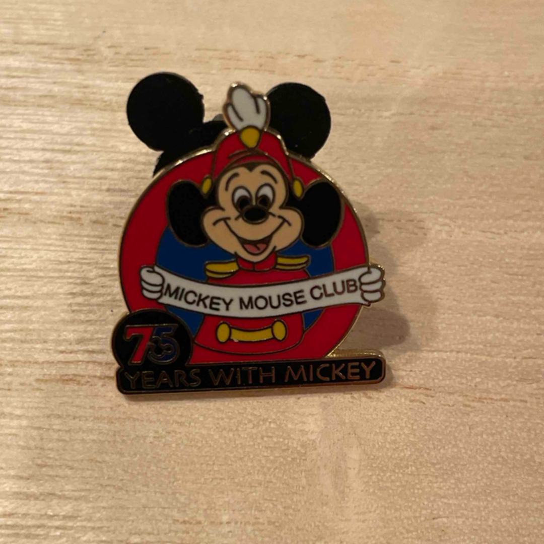 Disney - ミッキーマウス ピンバッジ(75周年)の通販 by ___nico___and
