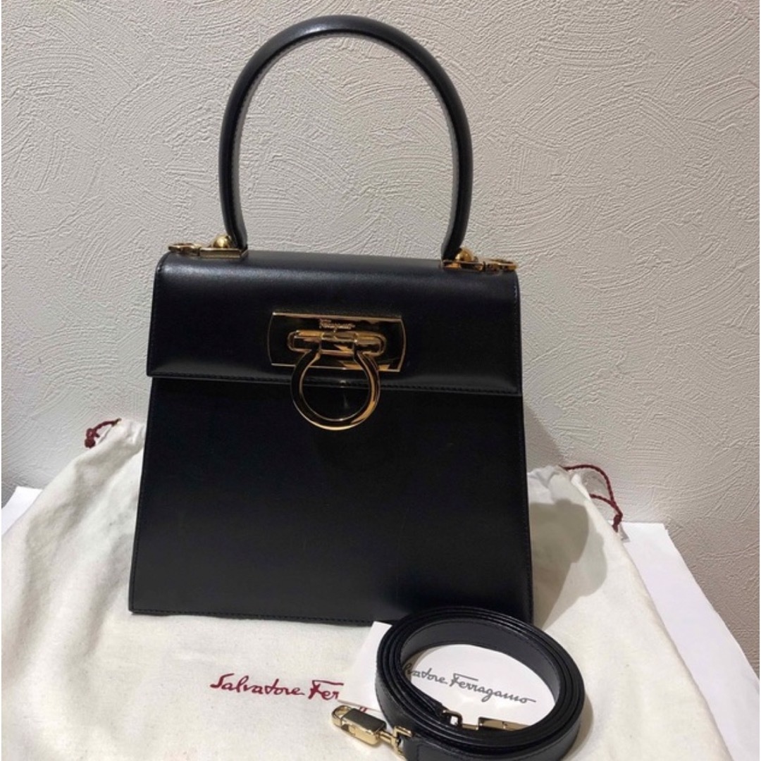 Salvatore Ferragamo - サルヴァトーレフェラガモ♦︎ガンチーニ
