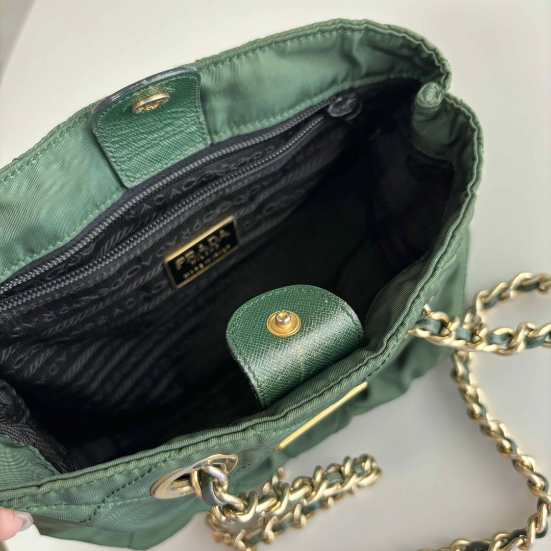 PRADA - プラダ 緑 チェーン ショルダーバッグ ナイロン キルティング