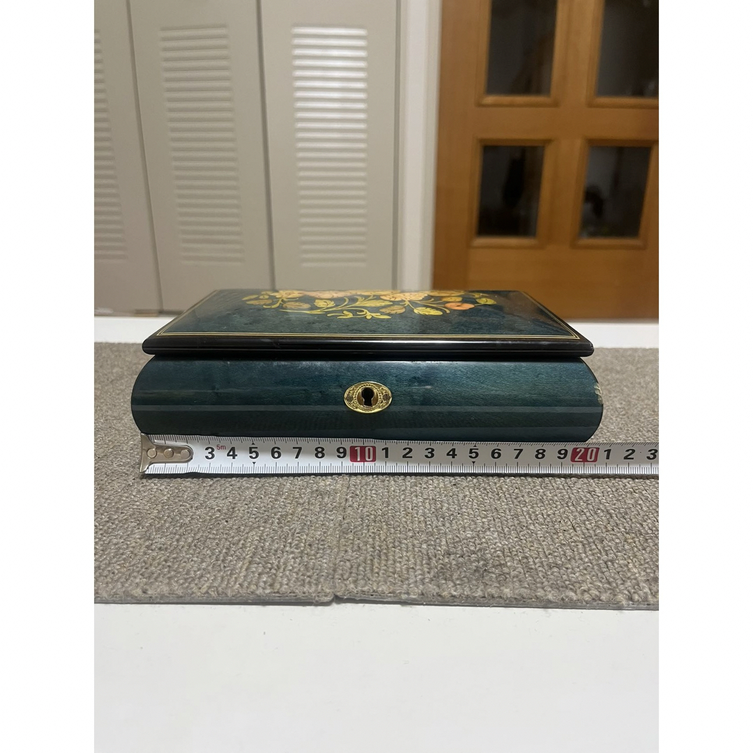 新品】ROMANCE オルゴール 高級 象嵌装飾 ジュエリーボックス 鍵付きの