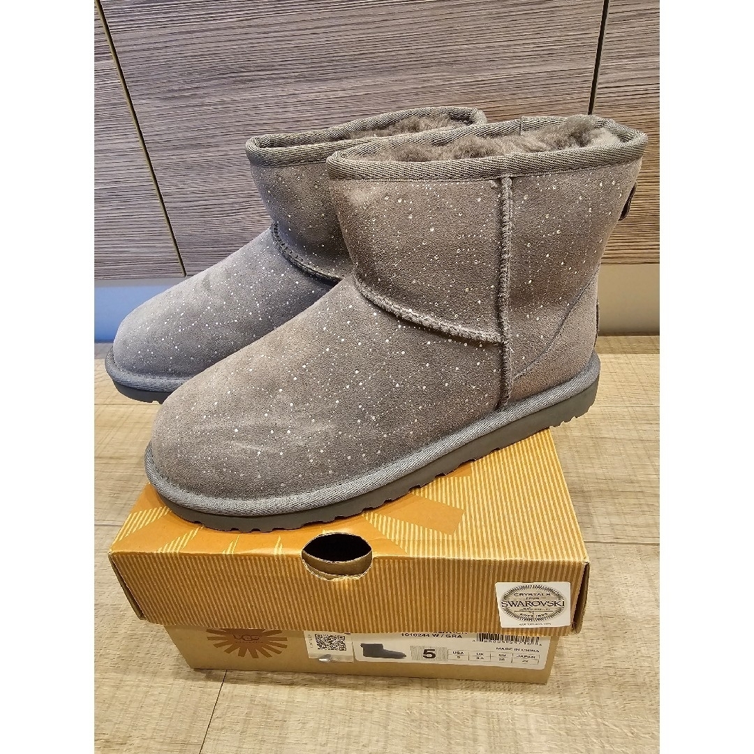 UGG】22cm SWAROVSKI ムートンブーツ グレー②