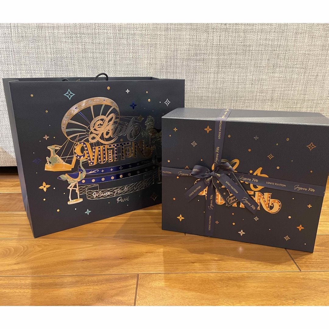 LOUIS VUITTON - ルイヴィトン ホリデー 空箱とショッパーの通販 by な