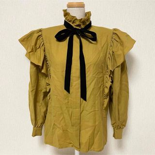 Yves Saint Laurent（シャツ/ブラウス(長袖/七分)）のフリマアイテム一覧