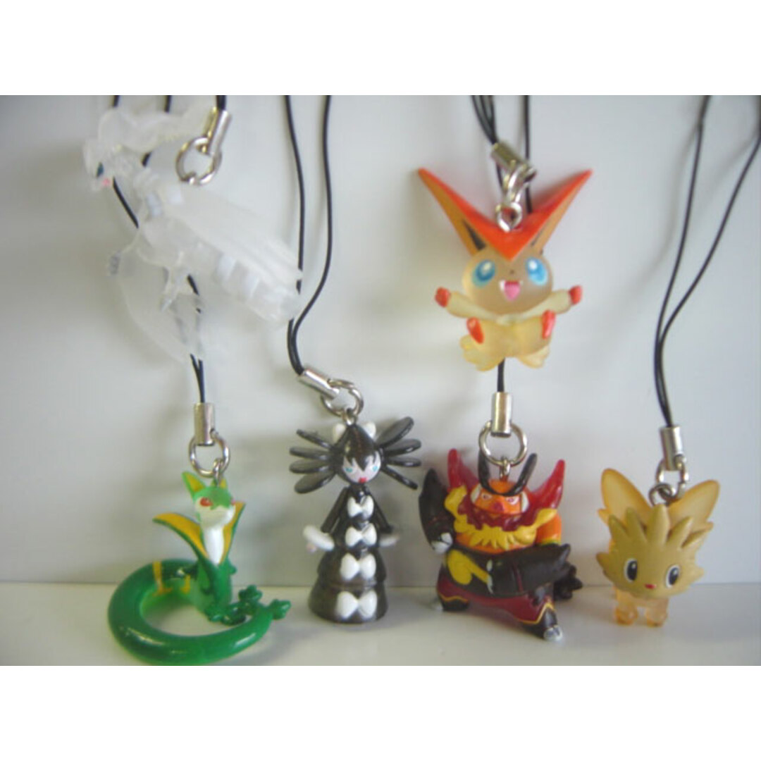 ♯Hgc12HT劇場版ポケモンストラップ白き英雄レシラム編全12種の通販 by