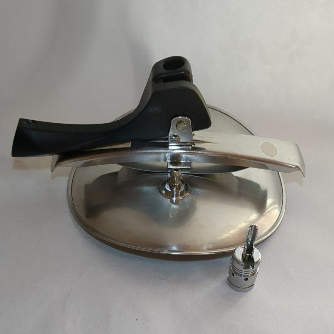 Lagostina - ラゴスティーナ圧力鍋 5リットル IH対応品 イタリア製