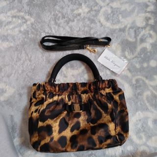 Salvatore Ferragamo（レオパード ・ ショルダーバッグ）のフリマ