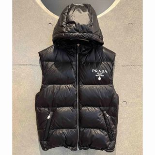 PRADA（ダウンベスト）のフリマアイテム一覧