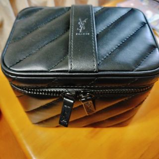 Yves Saint Laurent Beauteのフリマアイテム一覧