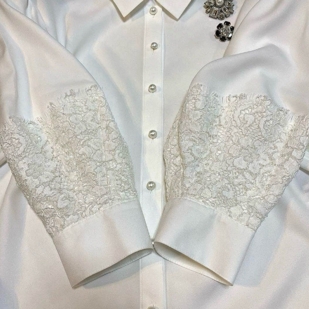 René - 美品¥66,000♡Rene レーススリーブブラウス(38 L・白)の通販