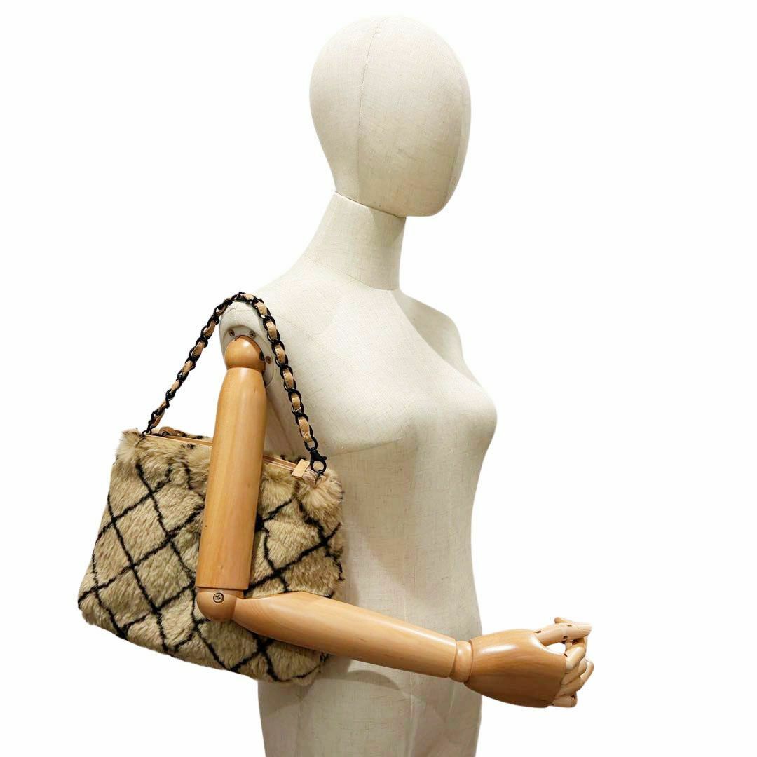 CHANEL - 【美品】シャネル チェーンショルダーバッグ ラパンファー