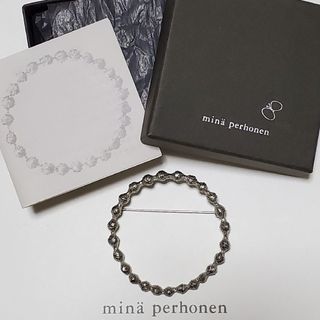 mina perhonen（ブローチ/コサージュ ・ シルバー/銀色系）のフリマ