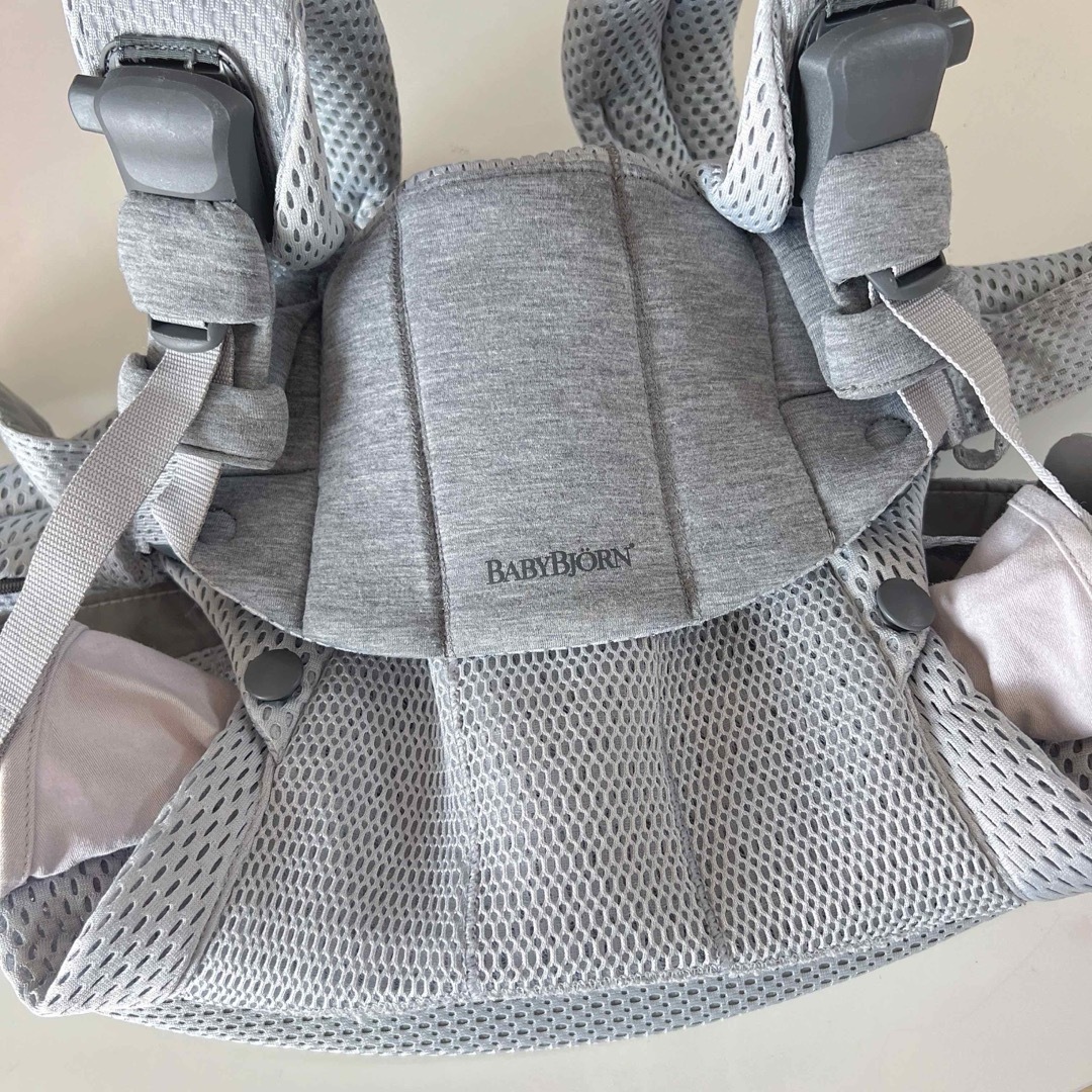 ベビービョルン ハーモニー シルバー 抱っこ紐 メッシュ