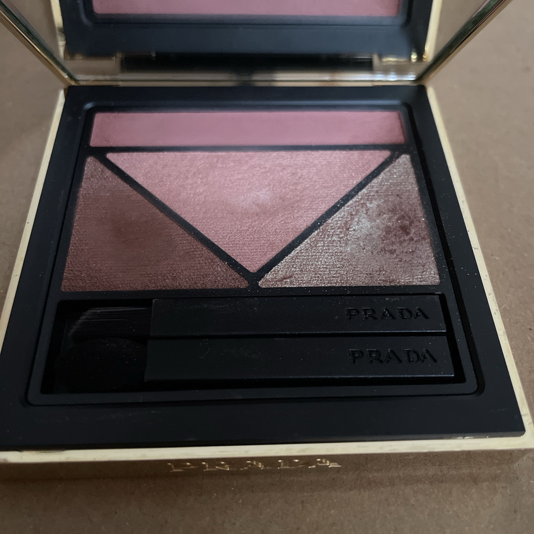 PRADA - プラダビューティー☆ダイメンションズマルチエフェクトアイ
