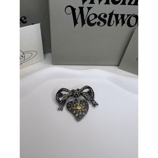 Vivienne Westwood（ブローチ/コサージュ）のフリマアイテム一覧