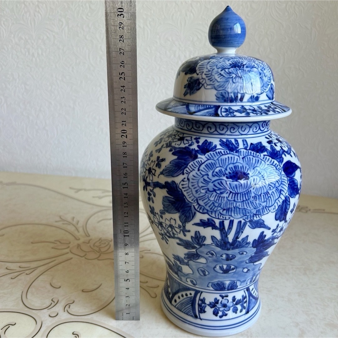 中国美術 大明乾隆年製 染付 蓋付き壺 沈香壺 置物 アンティーク 牡丹