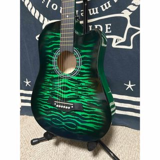 アコースティックギター (グリーン・カーキ/緑色系)のフリマアイテム一覧