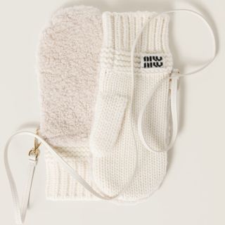 MIU MIU（手袋）のフリマアイテム一覧