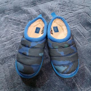 UGG（スリッポン/モカシン ・ ブルー・ネイビー/青色系）のフリマ