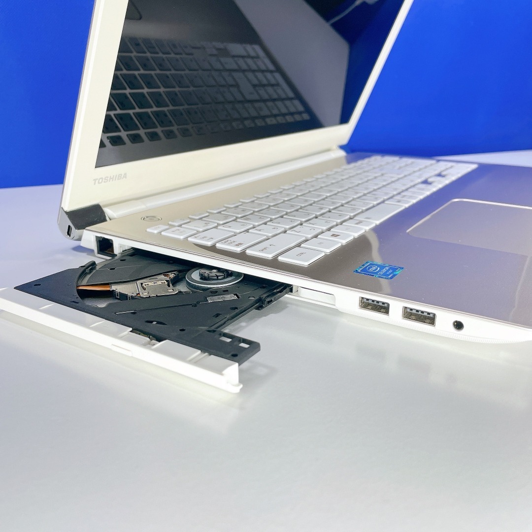 即利用OK✨快適SSD✨ゴールド✨Windows11✨東芝ノートPC 薄型カメラ