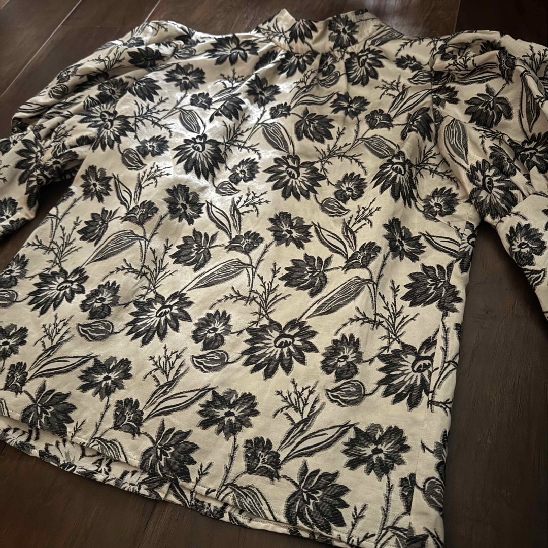 ERiKO KATORi flower jaquard puffsleeveの通販｜thasniri.com