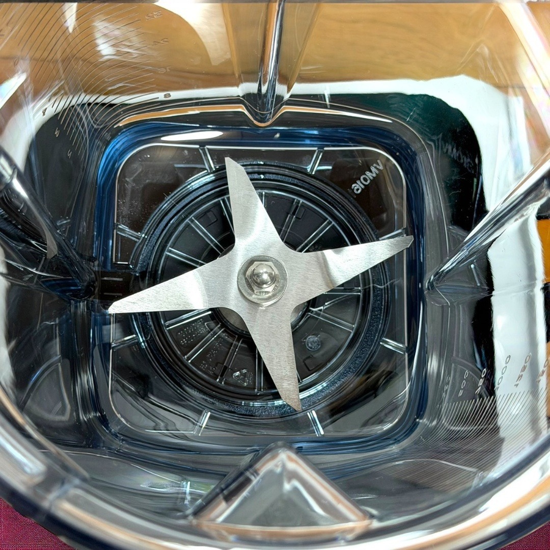 Vitamix - ほぼ未使用品 VitaMix V1200i ホワイト ブレンダー 2L