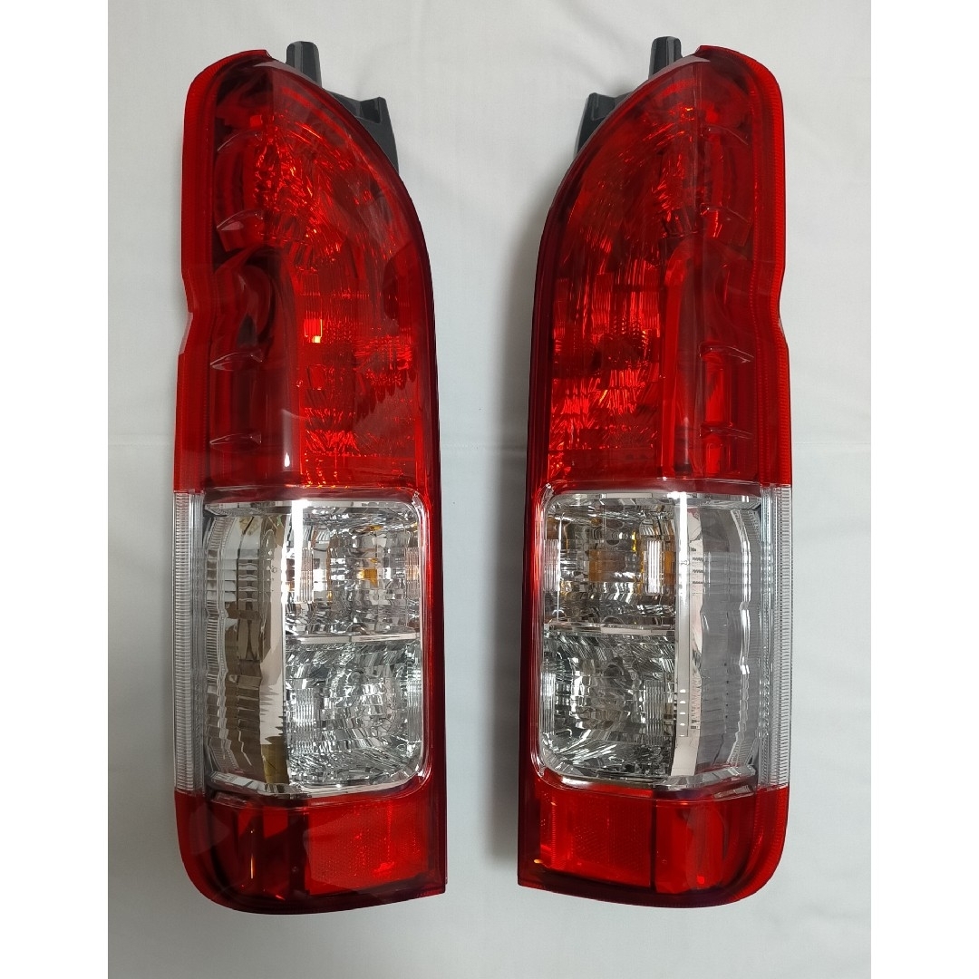 ハイエース 純正テールランプ 左右セット ハイエース テールランプ