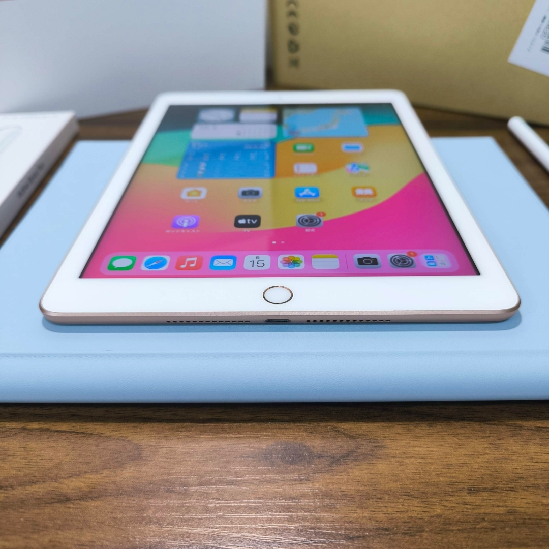 Apple - iPad 第6世代 Simフリー 32GB ケースとキーボード、タッチペン