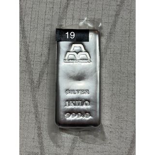 純銀地金・Ag999.9・田中貴金属の銀1kgインゴットの通販 by hello｜ラクマ