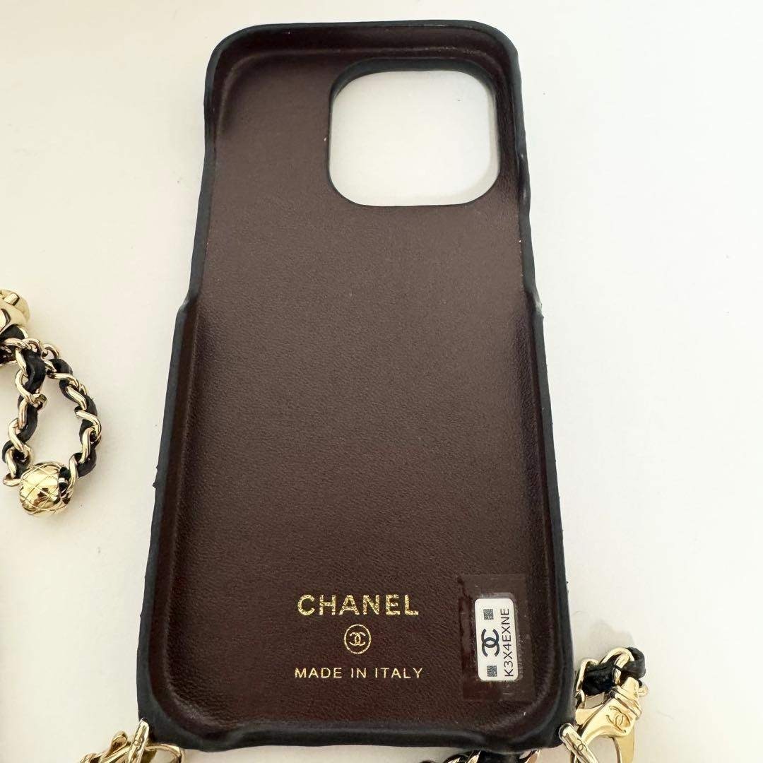 CHANEL - 【美品】シャネル iPhone15pro ケース チェーンショルダー
