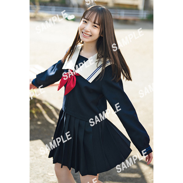 渡辺莉奈（日向坂46）限定特典ポストカード付き＋抽選で直筆サイン入り