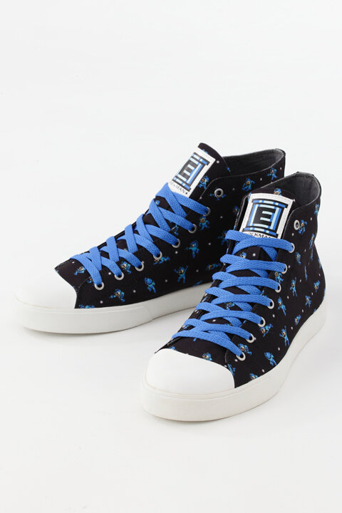 ロックマン』×「UBIQ」のコラボスニーカー発売決定、シュータンにはE缶