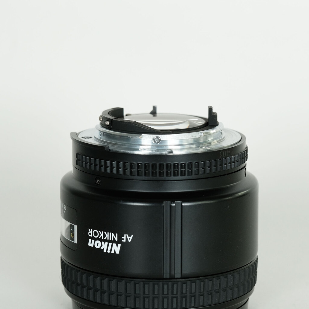 Nikon Ai AF Nikkor 85mm f/1.8Dの出品 | ONE SCENE（ワンシーン）